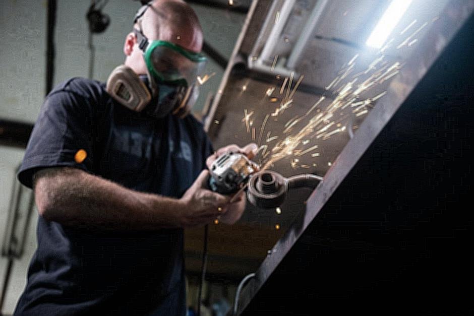 Je li vas auto dizao glasno buku dok je u pokretu?