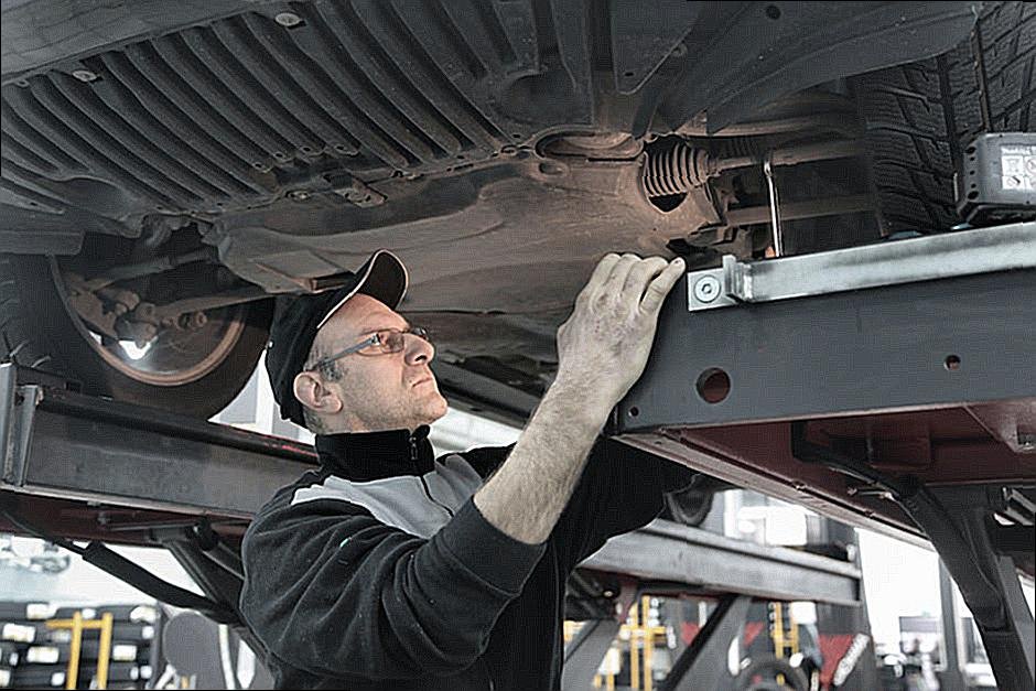 Koje Alate Trebate Za Popravak Regulatora Prozora u Automobilskoj KDI Popravci