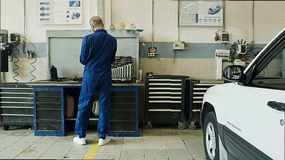 Mjere Opreza kod Popravka Regulatora Prozora u Automobilskoj KDI Popravci