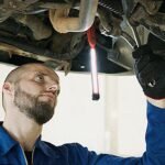 Kako-Provjeriti-i-Zamijeniti-Ulje-u-Autu-1df8583d62f5